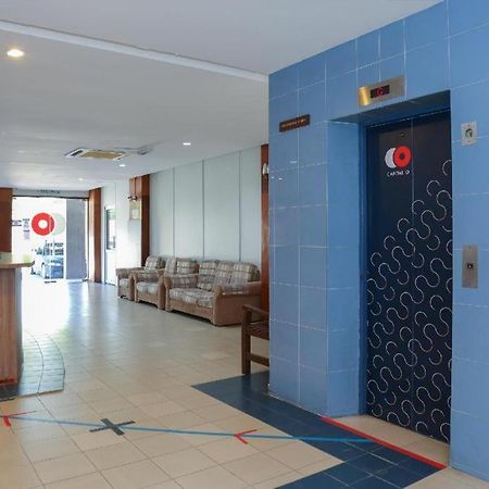 Capital O 89876 Safari Hotel Kampong Pasir Bogak Extérieur photo
