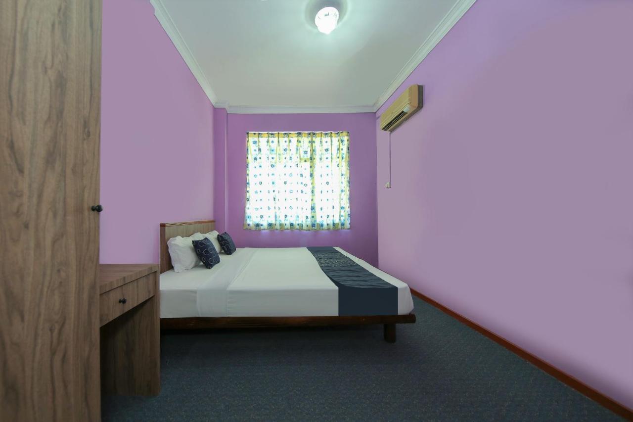 Capital O 89876 Safari Hotel Kampong Pasir Bogak Extérieur photo