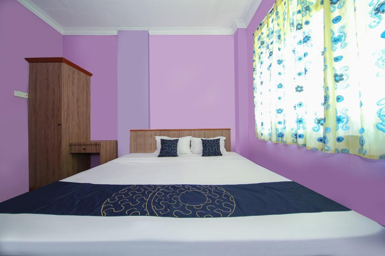 Capital O 89876 Safari Hotel Kampong Pasir Bogak Extérieur photo