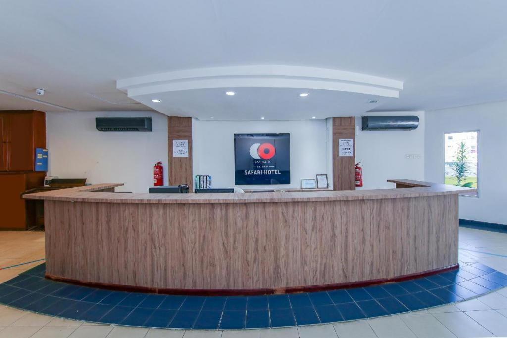 Capital O 89876 Safari Hotel Kampong Pasir Bogak Extérieur photo